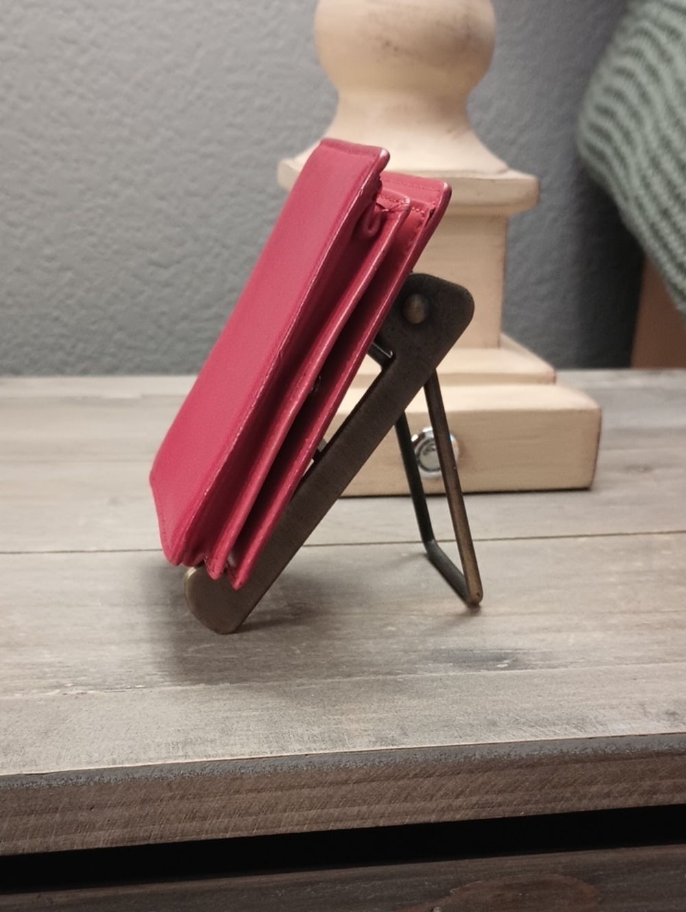 MCM Red Compact Wallet - Picture 5 of 9